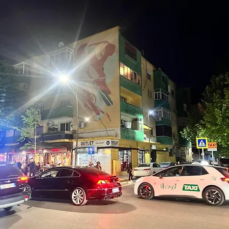 Om Center טיראנה