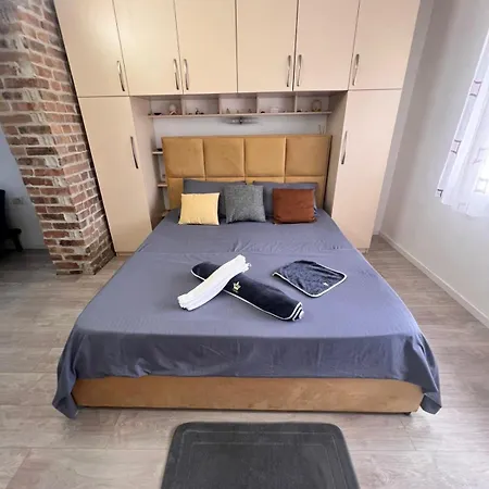 Om Center דירה טיראנה